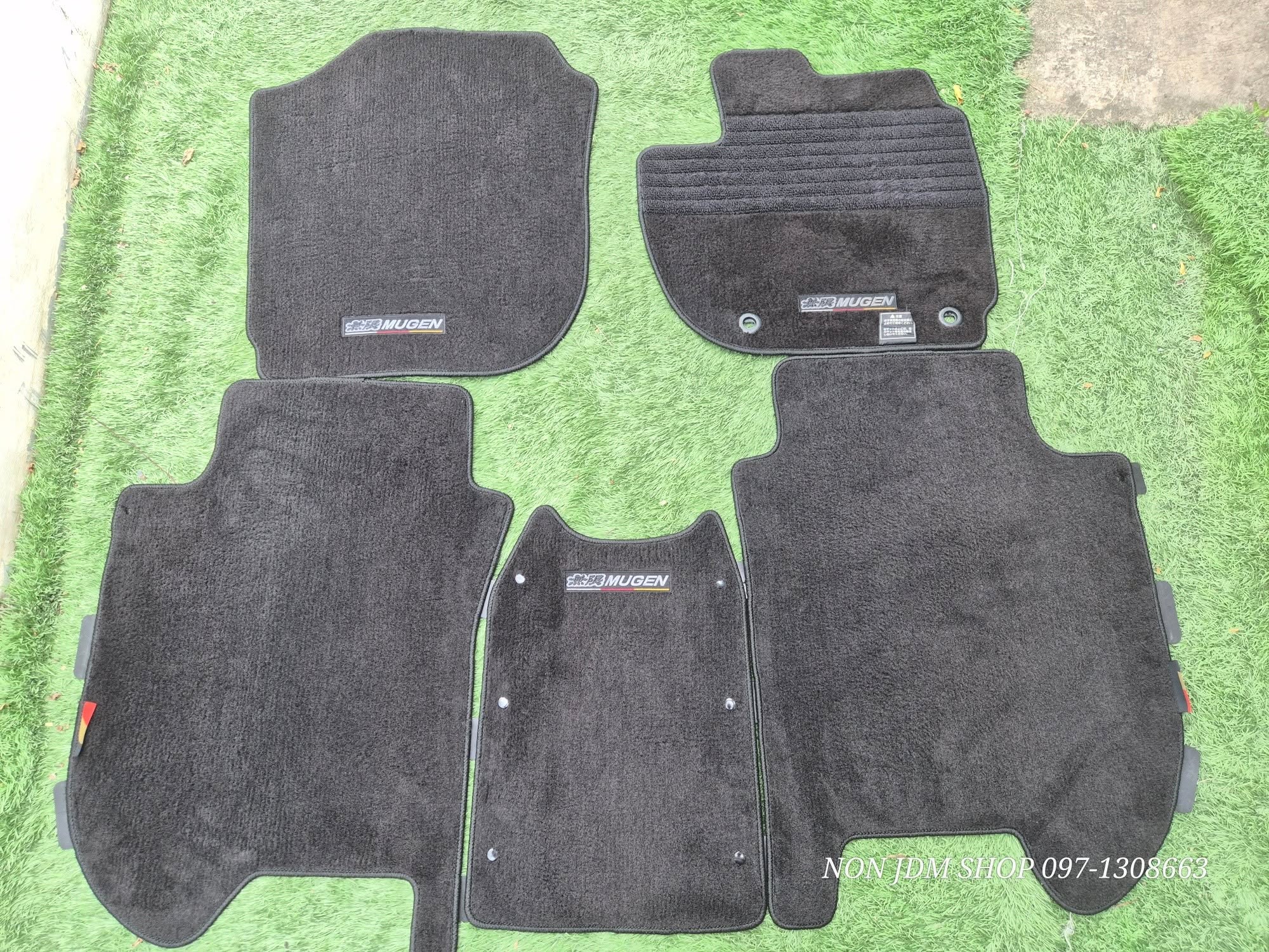 พรมปูพื้น Honda Jazz GK / Fit GK ปี 2014-2020 สีดำล้วน มือสองญี่ปุ่น